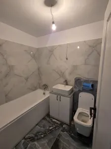 Inchiriez apartament doua camere adamant towers ,500 eur,lunar - foto 3