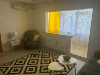 Apartament 3 camere | 75 mp | Decomandat | Circumvalațiunii | Aproape de Iulius Mall - foto 2