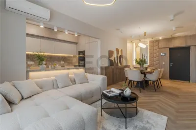 RECO Apartament ultralux  cu 4 camere  117 mp -cartier Victoria Oradea - foto 2