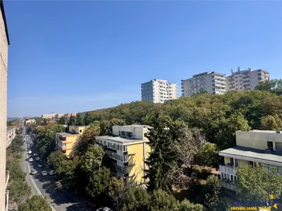 Decomandat, luminos, 2 camere si priveliște superba, zona 7 Noiembrie - Targu Mures