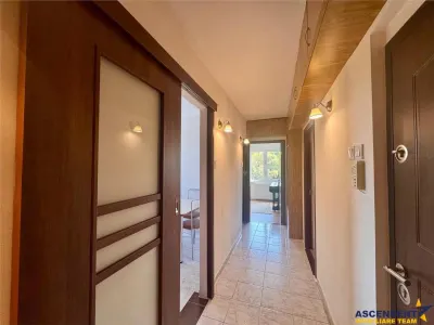 Decomandat, luminos, 2 camere si priveliște superba, zona 7 Noiembrie - foto 4
