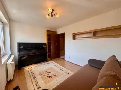 Decomandat, luminos, 2 camere si priveliște superba, zona 7 Noiembrie - foto 5