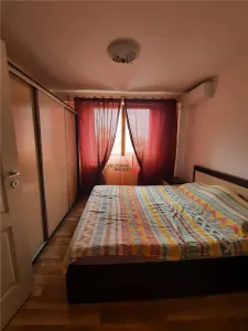 4 camere decomandat Piata Delfinului - foto 4