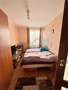 Apartament 3 camere etaj intermediar zona Tractorul - foto 2