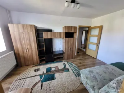 Complex, apartament 2 camere, semidecomandat, bloc izolat - foto 3