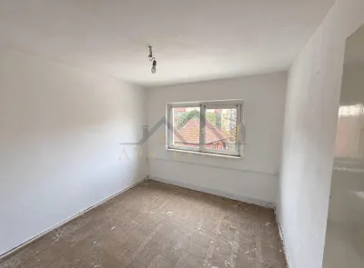 Apartament 2 camere, decomandat, Et.1- Zona Sagului - foto 6