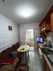 Ap 2 camere, Decomandat,Etaj 3, zona Dorobanti - Braila