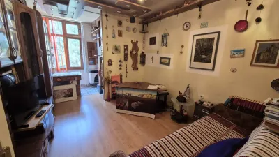 Garsoniera etaj intermediar, intrare Racadau - Brasov