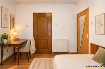 2 camere, regim vila, zona linistita, Tractorul, Octavian Goga - foto 3
