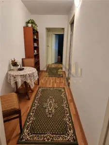 Apartament 3 camere, semidecomandat, et.3,  69 mp-Zona Girocului - foto 2