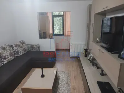Apartament 2 camere, etaj 2, Baza 3 - centrala proprie, mobilat si utilat - foto 2