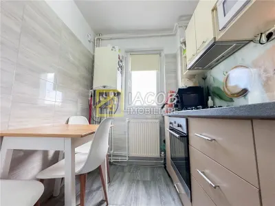 De vanzare apartament cozy cu 2 camere, pe strada Mioritei - foto 4