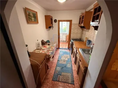 Apartament 2 camere decomandat - zona Canta etaj 2 - Iasi