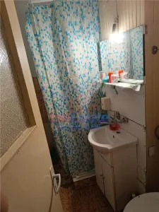 Apartament 3 camere de vanzare zona Zimbru - Ideal pentru renovare - foto 9
