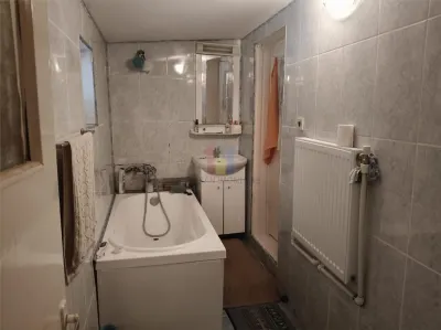 Casa 4 cam Chercea,deschidere la doua strazi - foto 16