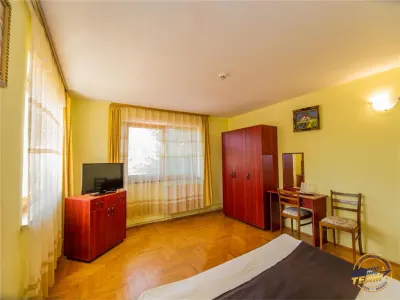 Pensiune cu restaurant, profit asigurat din chirii, terasa spre munte, Brasov - foto 23