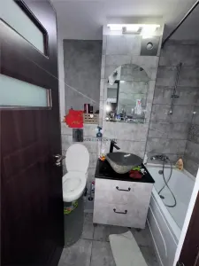 Apartament 4 camere Semidecomandat Berceni - foto 4