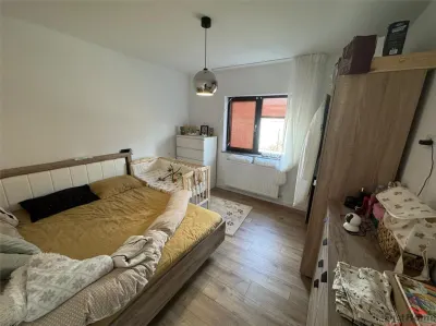 Casa noua, 3 cam, 2 bai, mobilata si utilata,  curte, foisor - foto 9